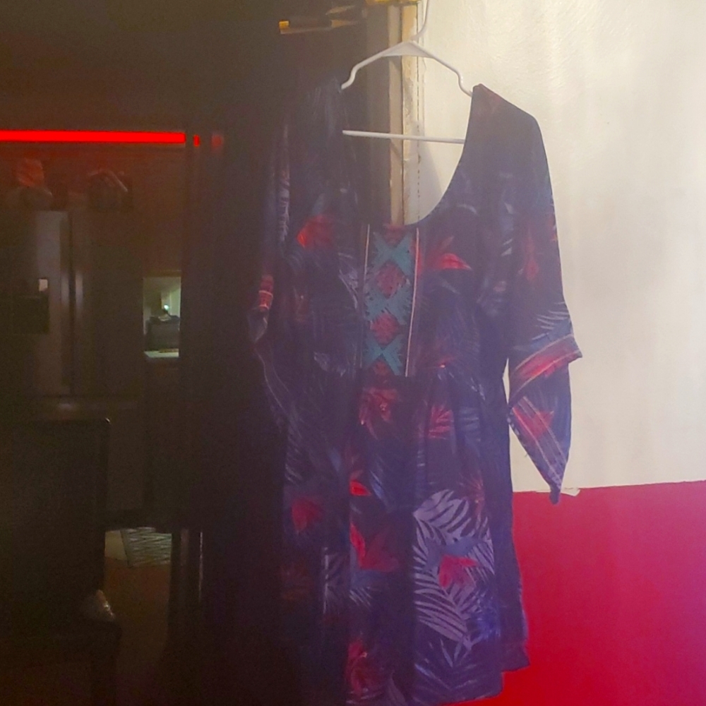 Womens Roxy deep Neck Floral Dress Dark Blue w/ Red flowers (S)